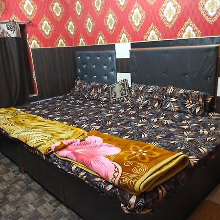 ורנאסי Maa Vaishno Guest House מראה חיצוני תמונה