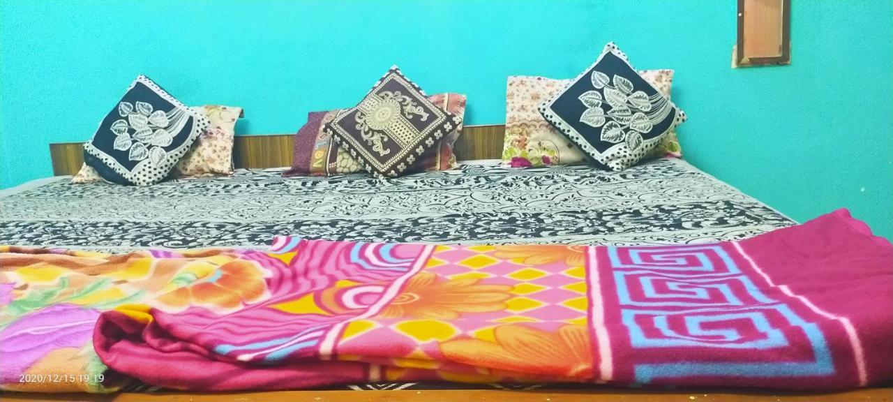 ורנאסי Maa Vaishno Guest House מראה חיצוני תמונה