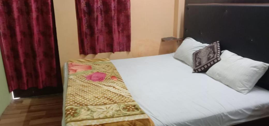 ורנאסי Maa Vaishno Guest House מראה חיצוני תמונה