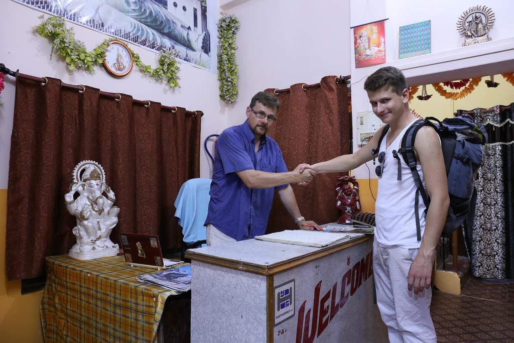 ורנאסי Maa Vaishno Guest House מראה חיצוני תמונה